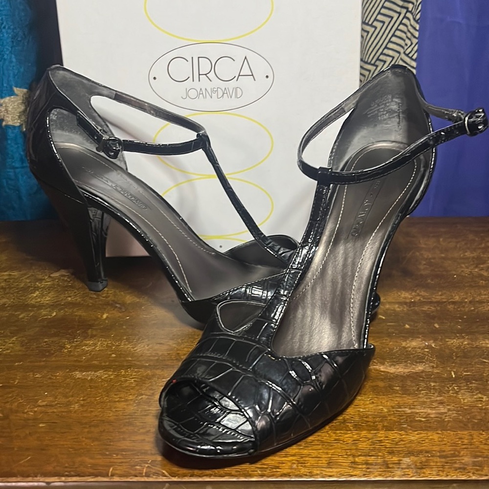 Joan & David Black Leather Peep-Toe